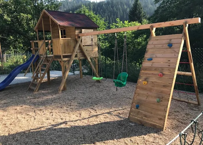 شقة Pod Lanovkou *